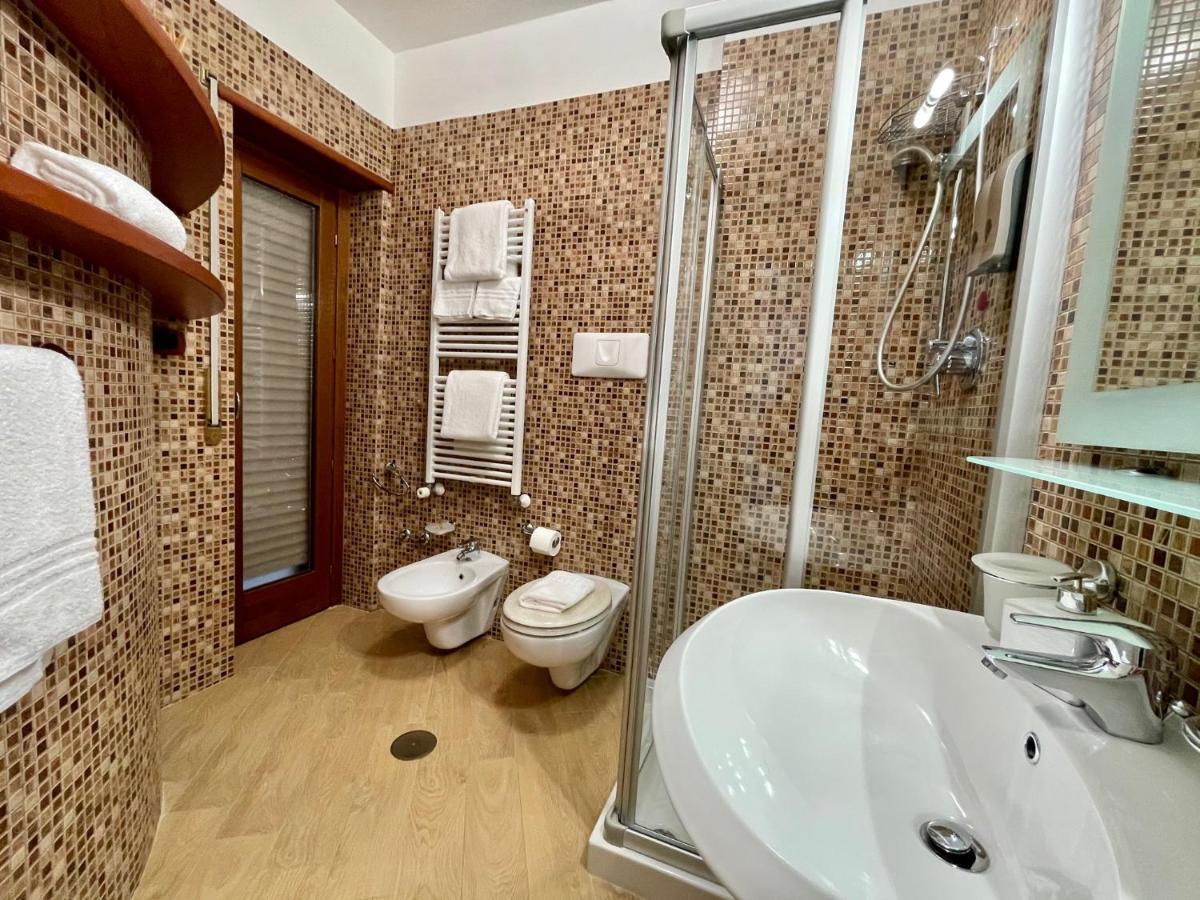 Rossini Luxury 2 Bed & Breakfast *